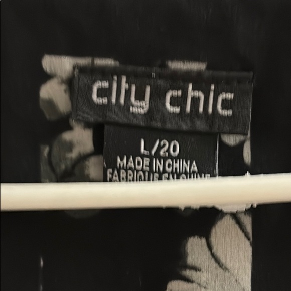 City Chic Size 20  Black Floral Front Zip Pleated Tunic Dress With Pockets - Picture 3 of 8